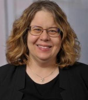 Erin Thomas headshot